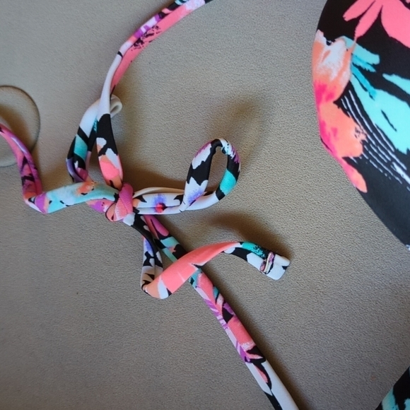 Collections By Catalina L 12-14 Floral Swim Halter Top Wired - Picture 4 of 9